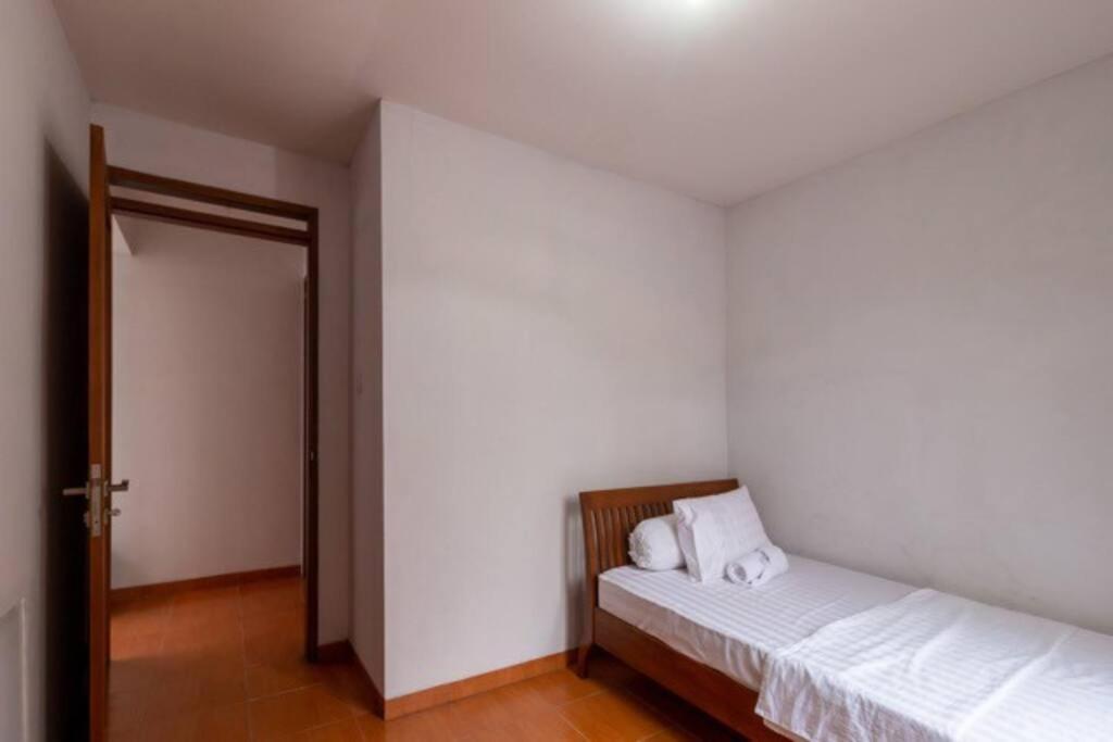 Spacious, White-Villa Belgareti @Kiara Condong Bandung Esterno foto